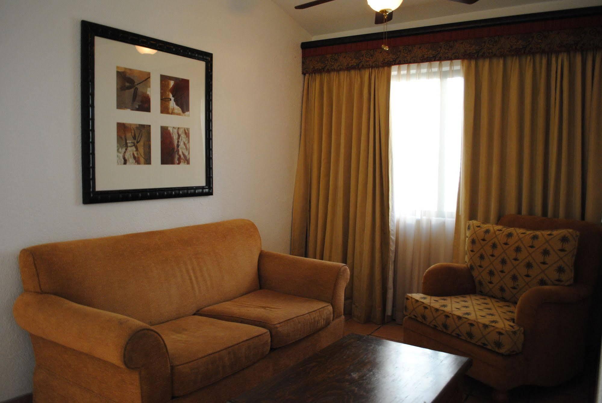Hotel Suites El Paseo 시우다드 후아레스 외부 사진